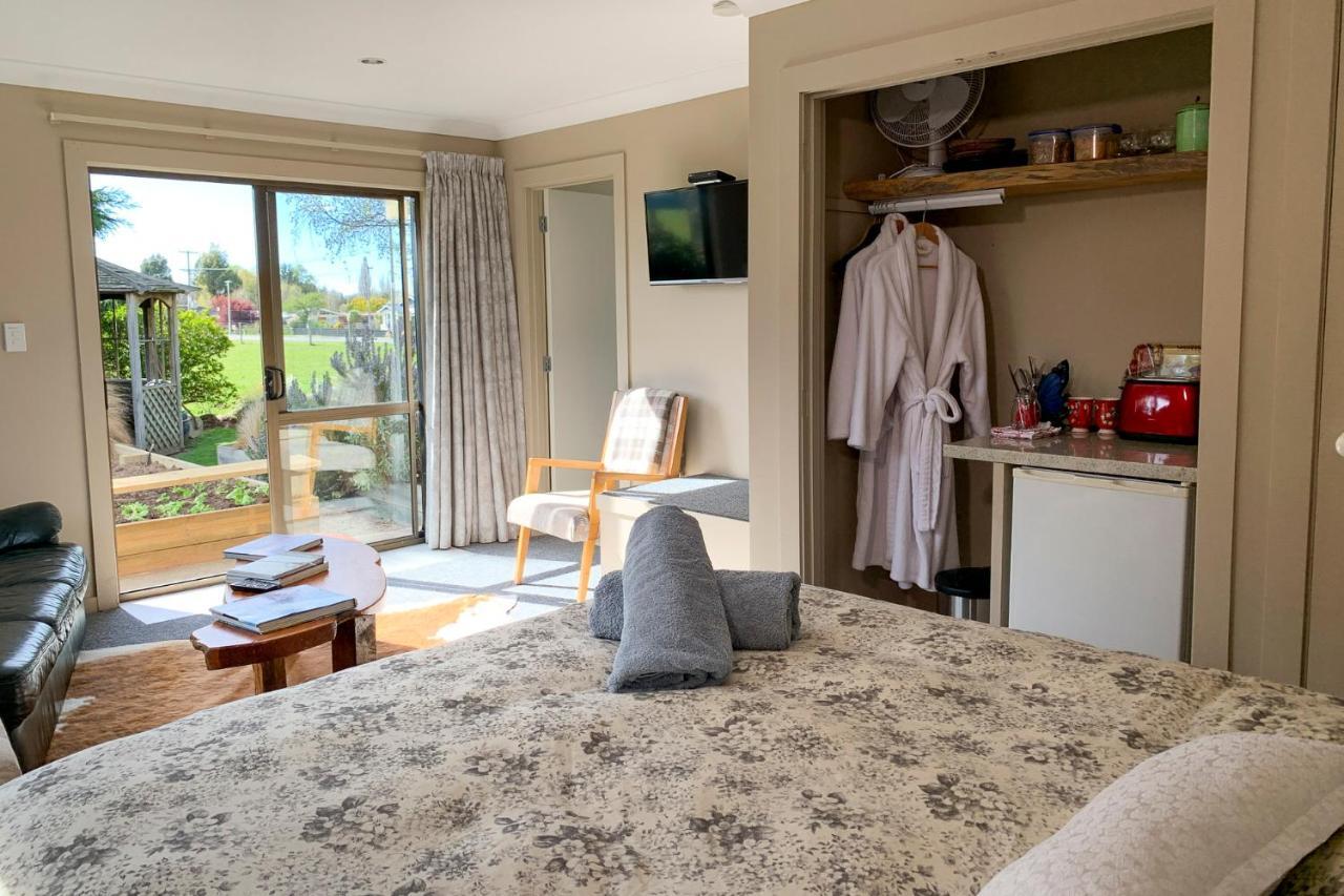 Trout 'N' Trail B&B Ranfurly Bagian luar foto